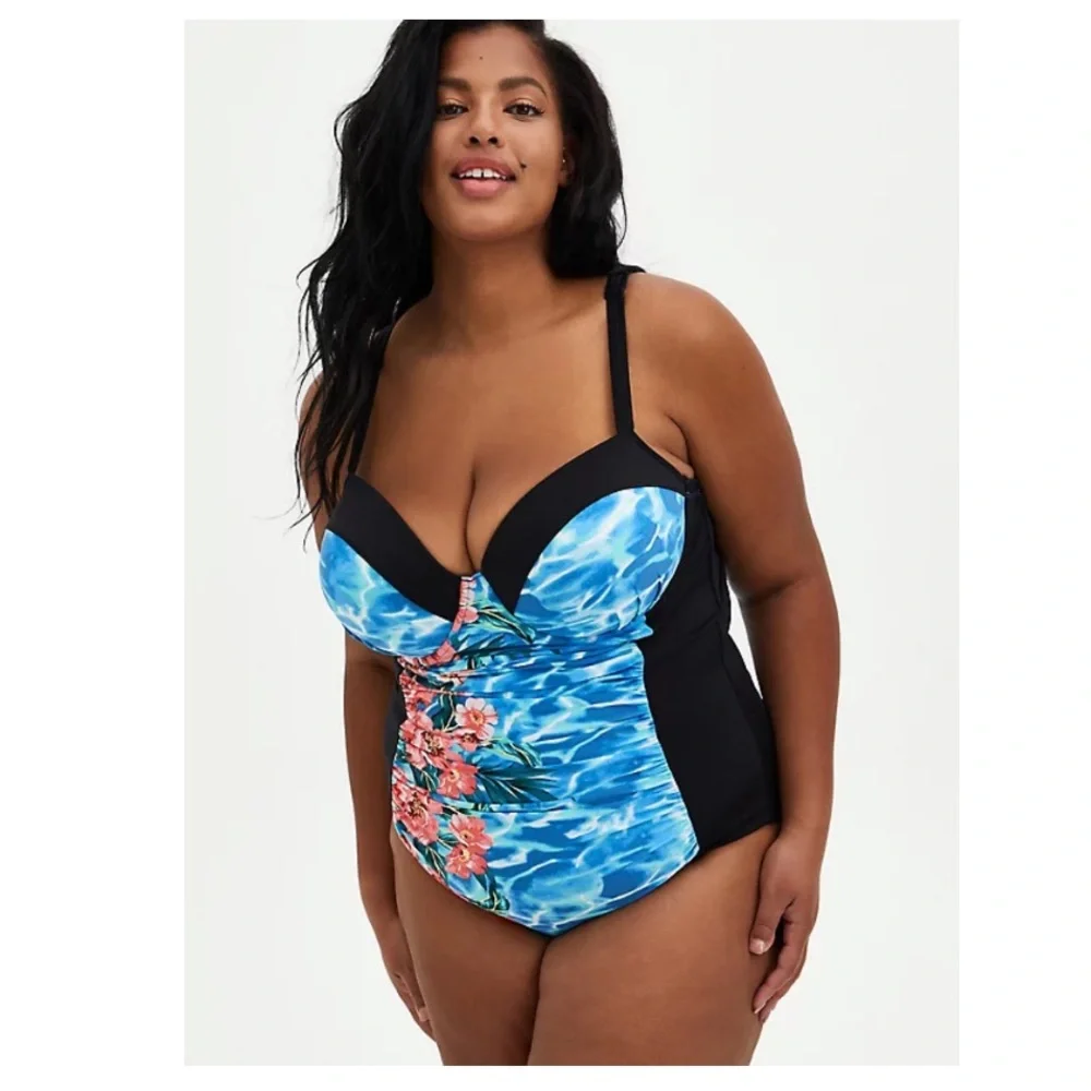 NWT TORRID lattice back tropical blue water floral swimsuit
